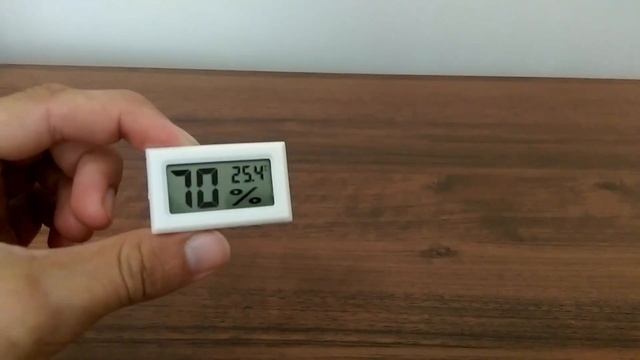 Цифровой термометр с гигрометром для измерения влажности воздуха. смотреть онлайн