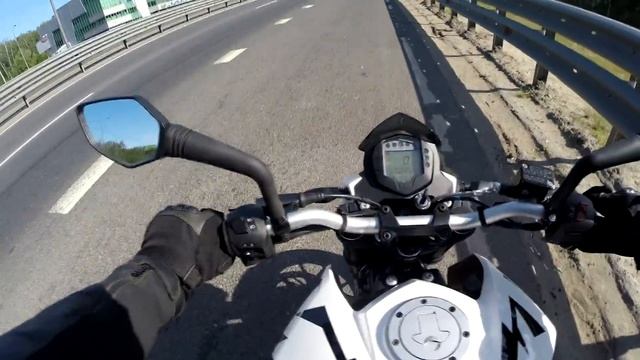 Зря его недооцениваете KTM Duke 200. Разгон до 100 км /ч и максимальная скорость(TOP Speed) смотреть онлайн