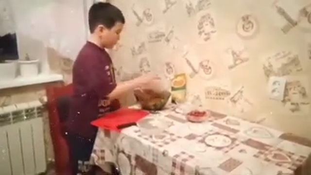 Ильяс Каленов "Я помогаю маме" Центр творчества "Созвездие" смотреть онлайн