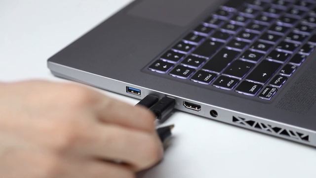 Yol Arkadaşım MSI P65 Creator 9SF 1011TR смотреть онлайн
