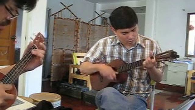 C Am Dm G7 Uku Jam by น้าจร vs อาจารย์เอ смотреть онлайн