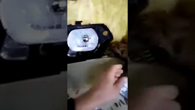 Снимаем стекло фары УАЗ Профи, ставим гибкие ДХО смотреть онлайн