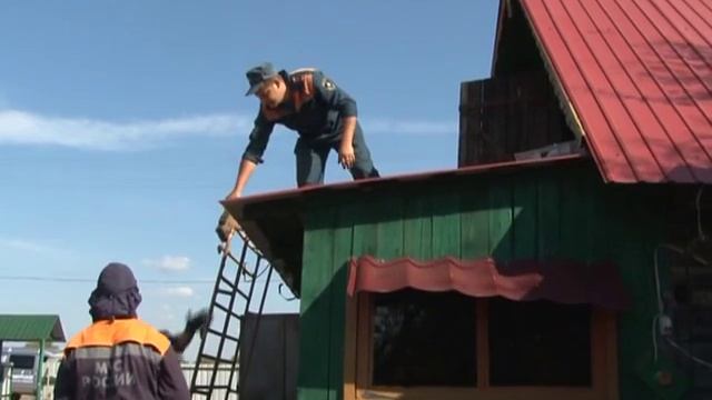 11 09 13 спасатели разбирают печь в бане в с Гродеково смотреть онлайн