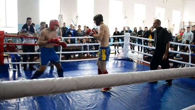 Чемпионат Кировограда кикбоксинг Медведенко   Тютюнник 2 раунд
