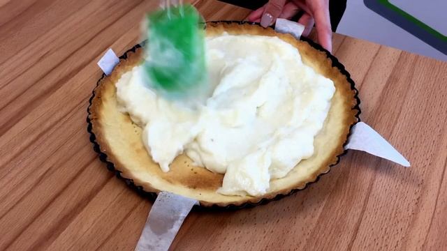 Песочный пирог с заварным кремом и фруктами - обалденный десерт! смотреть онлайн
