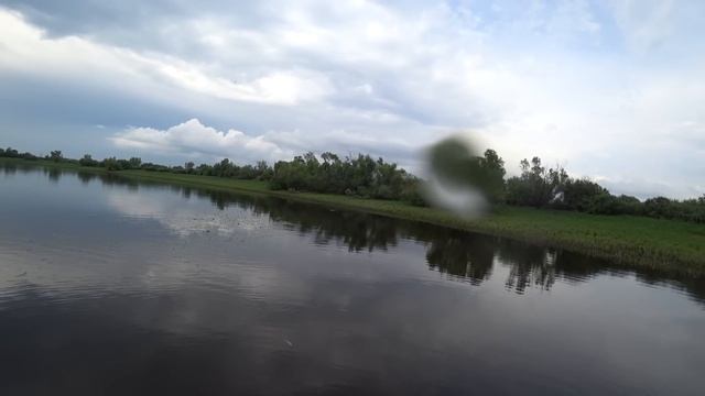 КОГДА СТРАШНО ЗАЙТИ В ВОДУ..... ЖОР НА МЕЛИ ! Рыбалка на попер, крупный окунь,щука. смотреть онлайн