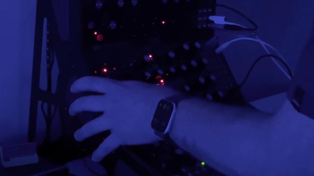 Moog DFAM + Subharmonicon + Mother-32 Techno Jam смотреть онлайн