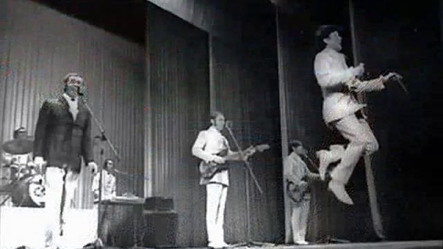 ВИА Поющие гитары Соловей (Вариант) смотреть онлайн