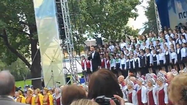 Сводный хор в честь 70-ти лет Псковской области смотреть онлайн