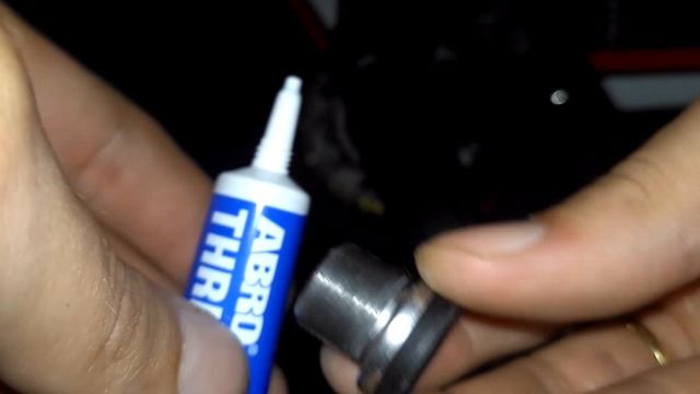 фиксатор резьбы (синий) threadlok ABRO решение проблемы откручивающиеся болты | КИТАЙ ВЕЛИК смотреть онлайн