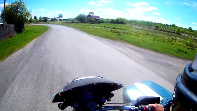 На мотоцикле Урал ИМЗ 8.103.10 Едем с женой / With his wife took a ride in the Urals IMZ 8.103.10. смотреть онлайн