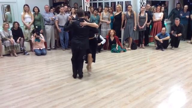 Olga Nikolaeva y Dmitrii Kuznezov in EdissaDNItango смотреть онлайн