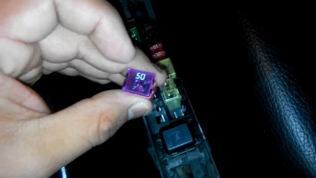 SE CALIENTA EL MOTOR DEL TIIDA(se prendio el indicador rojo de temperatura en el tablero)solución смотреть онлайн