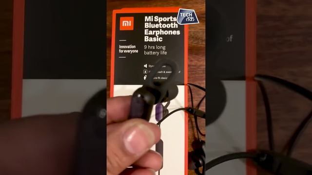 Xiaomi MI Bluetooth Earphones हुए लांच ! First Look| Tech Tak смотреть онлайн