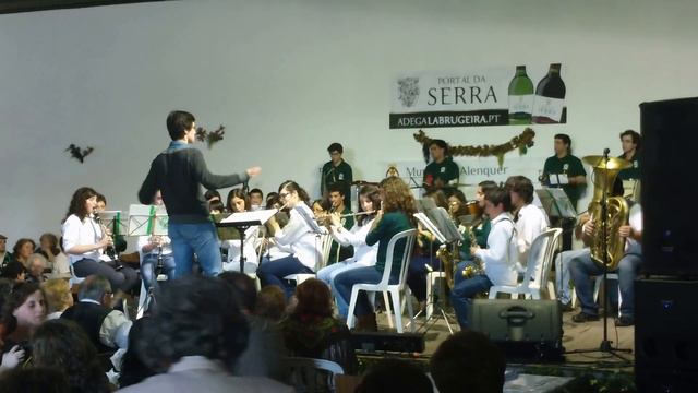 Banda da Escola de Musica da S.F.O - Foi Deus смотреть онлайн
