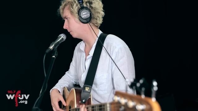 The Kooks - "Bad Habit" (Live at WFUV) смотреть онлайн