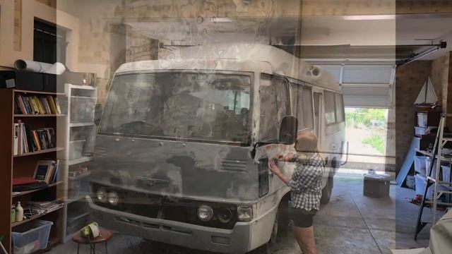 Surprising my Nanna with her old Coaster Bus смотреть онлайн