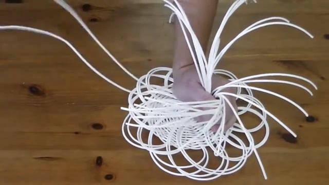 Плетение корзинки из искусственного ротанга смотреть онлайн