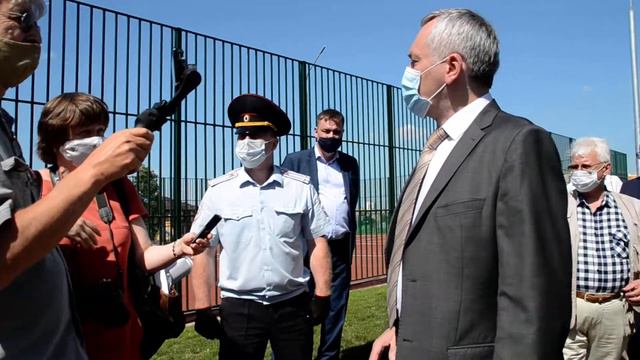 Губернатор Андрей Травников посетил новую школу в микрорайоне "Южный" в Бердске смотреть онлайн