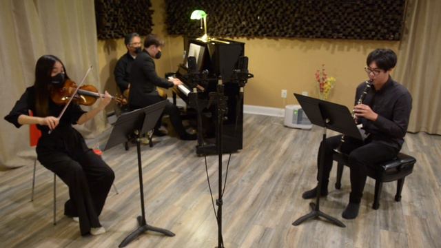 D.Milhaud Suite For Violin, Clarinet And Piano, Op. 157b   IV. Introduction Et Final