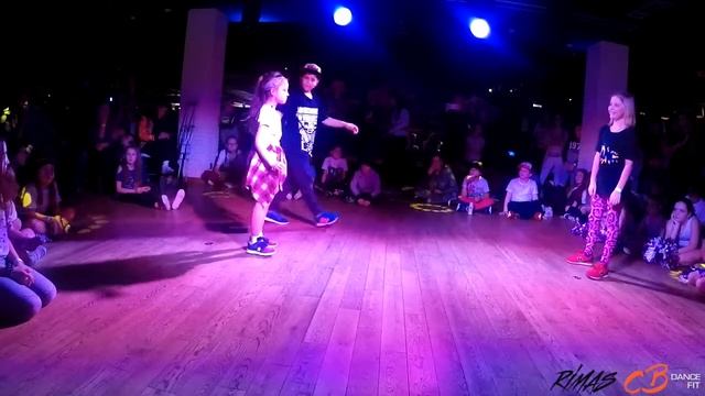 ЗВЕЗДА ТАНЦПОЛА - Dance Mix Battle 6-12 - 1 round смотреть онлайн