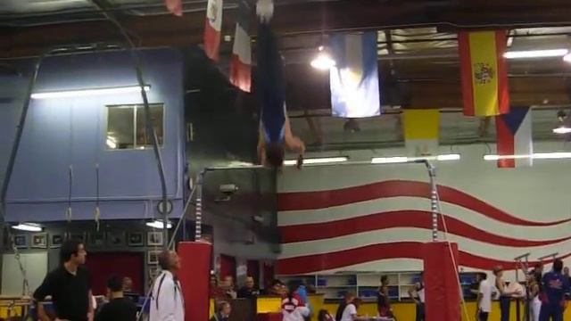 Ben van Aken Wipeout on Highbar смотреть онлайн