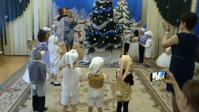 Новогодний утренник в средней группе (1 часть) смотреть онлайн