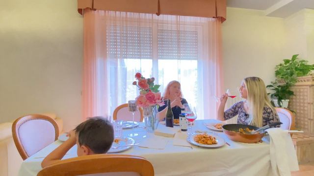 ИТАЛИЯ Цена аренды / Дом с бассейном / В спальне у итальянки / часть 2 смотреть онлайн