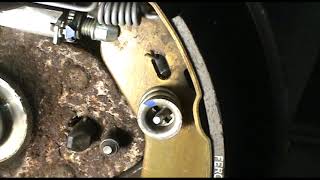 100% Супер приспособа на Peugeot 301 для замены тормозных колодок, как подтянуть ручник. смотреть онлайн