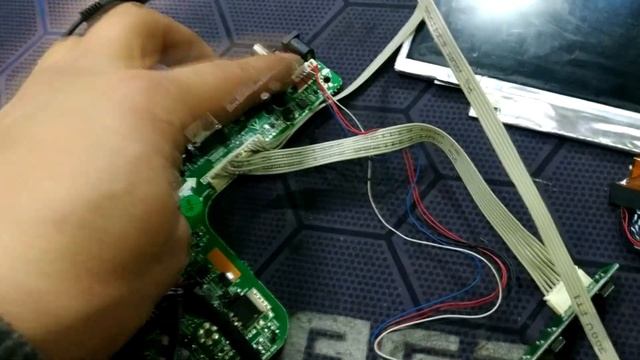 НЕУДАЧНЫЙ РЕМОНТ TELEFUNKEN ТЕЛЕФУНКЕН, ИДУТ ПОЛОСЫ, АРТЕФАКТЫ, ИЗОБРАЖЕНИЕ СЕТКА ФИАСКО ПРОВАЛ смотреть онлайн