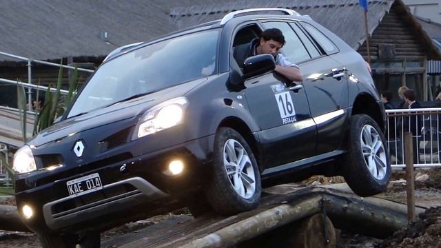 Salon del Automovil Buenos Aires - Renault Koleos 4x4 en 2 ruedas Two wheeels Show Off-Road смотреть онлайн