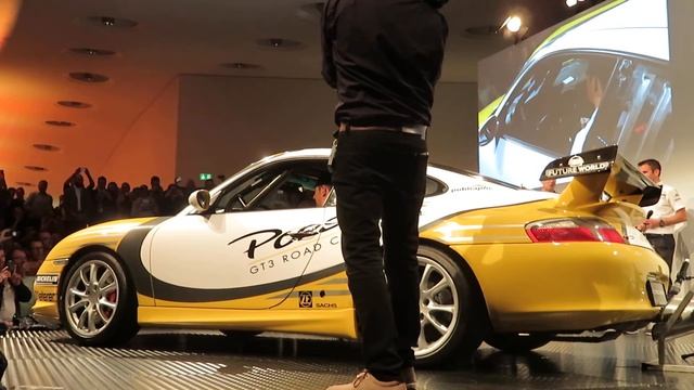 2000 Porsche 911 GT3 Rally at the 2017 Porsche Sound Nacht смотреть онлайн