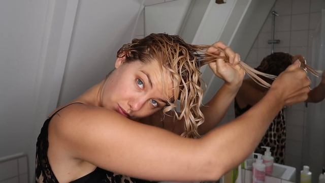 Super defined CURLY HAIR routine - what a real hair routine looks like смотреть онлайн