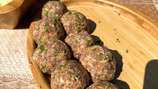 Суп с фрикадельками и с горохом.