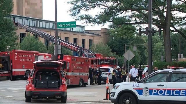 Police: Bomb squad responds to downtown Columbus after man in tree makes threats смотреть онлайн