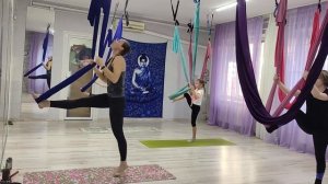 Флай йога дети. Детская аэройога. Освоение продольного шпагата. Aero stretching.Aerial yoga for kid