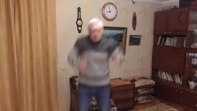Геннадий горин танцует под музыку в комнате x2 замедление смотреть онлайн