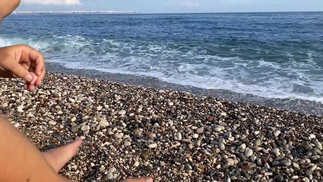 ШТОРМОВОЕ ПРЕДУПРЕЖДЕНИЕ ДЛЯ ЖИТЕЛЕЙ И ГОСТЕЙ АНТАЛИИ, А КАК НА САМОМ ДЕЛЕ? / АРИНА БЕЛАЯ смотреть онлайн