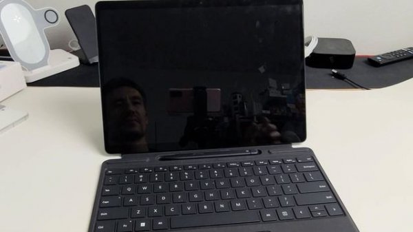 Microsoft Surface Pro 8 & X: Keyboard Not Working? Unresponsive? 2 Easy Fixes!