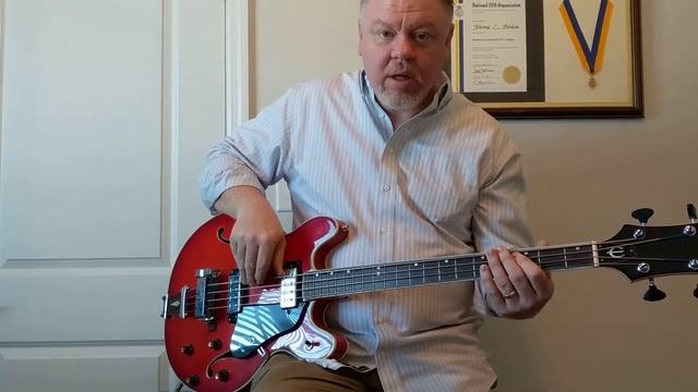 The Hollowbody Bass Option смотреть онлайн