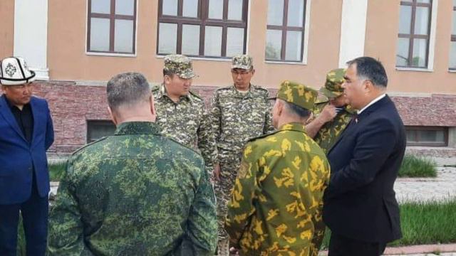 СРОЧНО ЧАС НАЗАД ЭТО СИТУАЦИЯ СЛУЧИЛОСЬ НА ГРАНИЦЕ ТАДЖИКИСТАНА И КЫРГЫЗСТАН смотреть онлайн