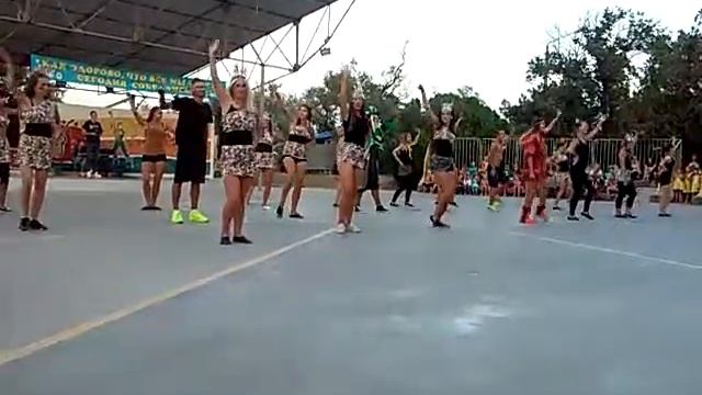 Vlog #1 В легере (Танец вожатых) смотреть онлайн