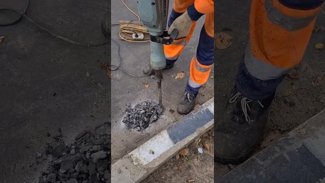 Установка дорожного знака смотреть онлайн
