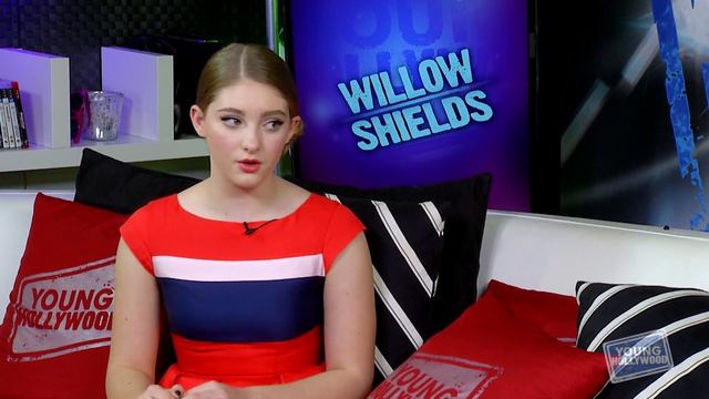 Willow Shields Reveals Favorite CATCHING FIRE Scene & Character! смотреть онлайн