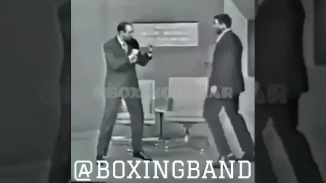 Мухаммед Али пархать как бабочка жалить как пчела смотреть онлайн