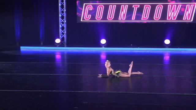 Jordyn Bennett - Queen Bee смотреть онлайн