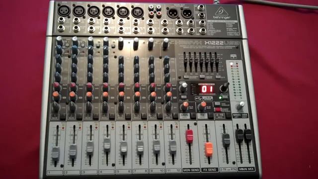 Behringer Xenyx X1222USB Mixer смотреть онлайн