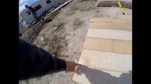 Установка опалубки для ленточного фундамента, защита опалубки пленкой