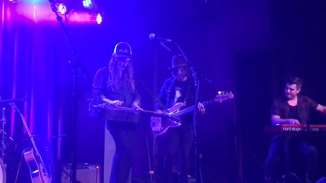 Jessie Baylin jam moment смотреть онлайн
