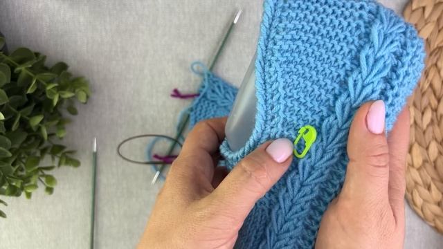 СУПЕР ПРОСТАЯ МОДЕЛЬ ДОМАШНИХ СЛЕДКОВ СПИЦАМИ. Подробный мастер-класс. смотреть онлайн